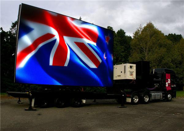 Full Color Mobile Trailer LED Display Billboard SMD2727 LED Type آسان برای کار کردن